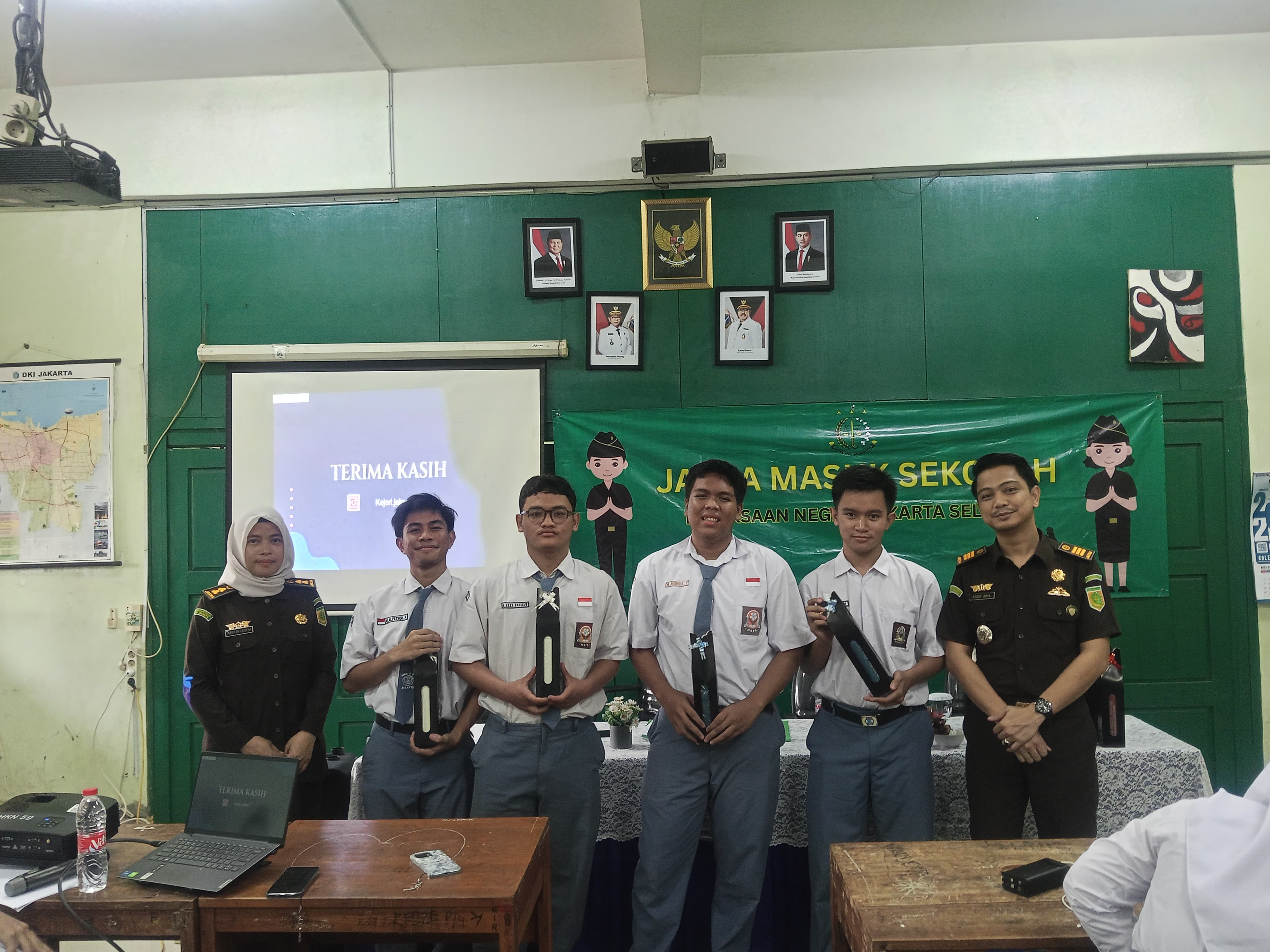Gedung Sekolah SMA 2 KARAWANG